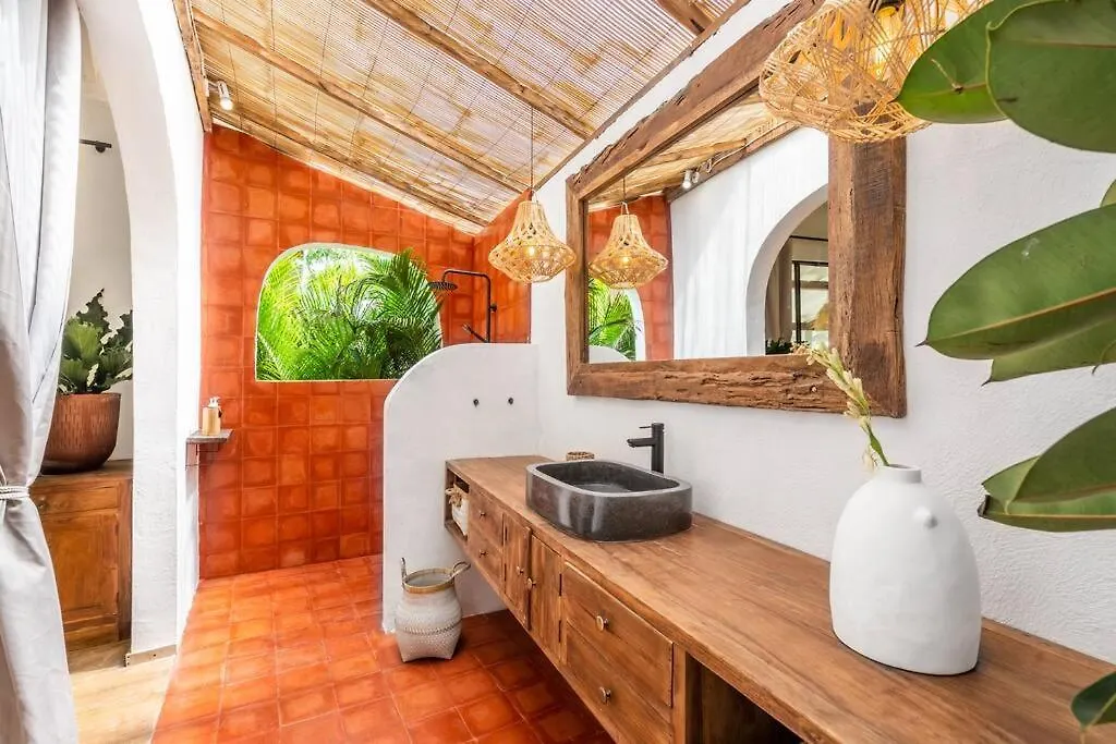 Pecatu Newly Renovated Trendy 3Bdrs Villa - Bingin Center
