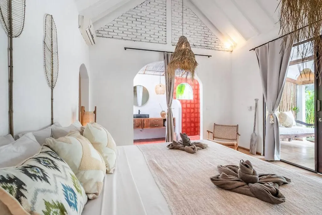 Pecatu Newly Renovated Trendy 3Bdrs Villa - Bingin Center