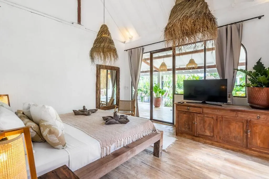 Newly Renovated Trendy 3Bdrs Villa - Bingin Center Pecatu  0*, Pecatu (Bali) Indonesia