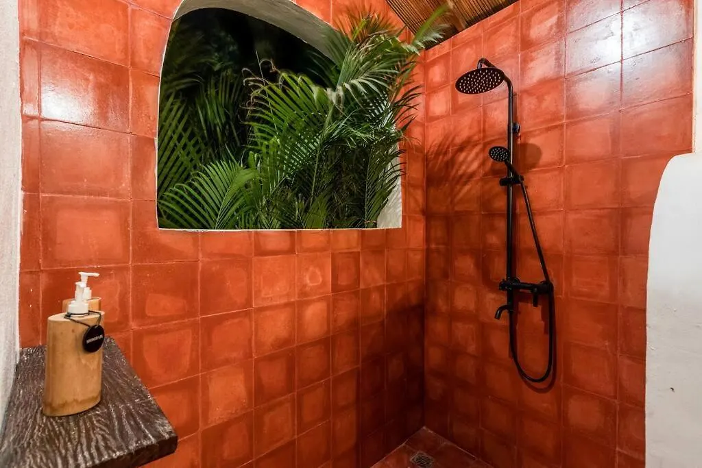 Newly Renovated Trendy 3Bdrs Villa - Bingin Center Pecatu  0*, Pecatu (Bali)