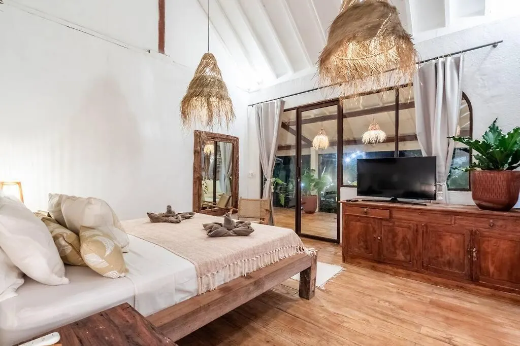 Newly Renovated Trendy 3Bdrs Villa - Bingin Center Pecatu