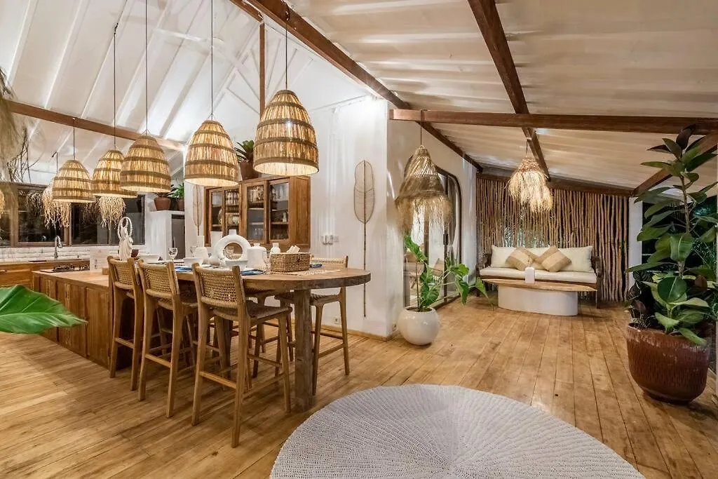 Newly Renovated Trendy 3Bdrs Villa - Bingin Center Pecatu