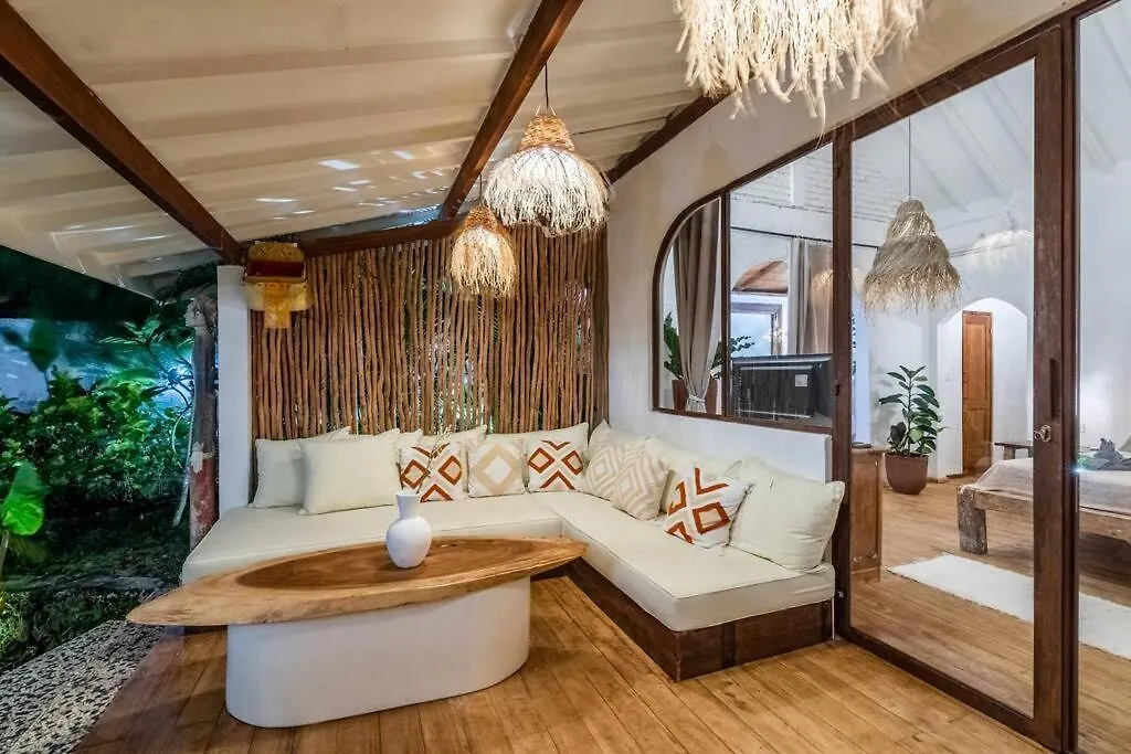 Newly Renovated Trendy 3Bdrs Villa - Bingin Center Pecatu  0*, Pecatu (Bali) Indonesia